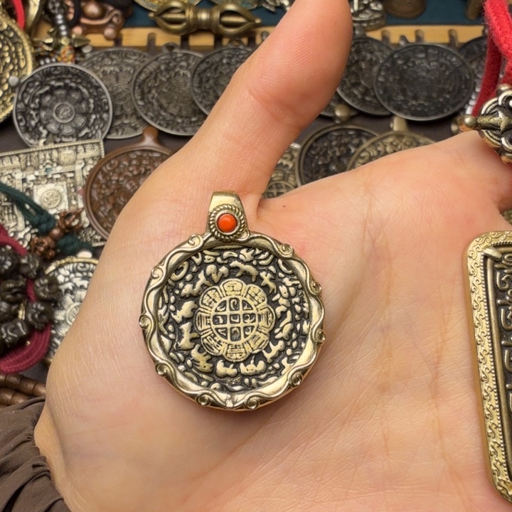 用***5藏传文玩九宫如图