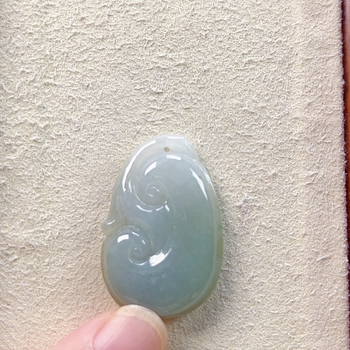 翡翠未镶嵌颈饰孤品