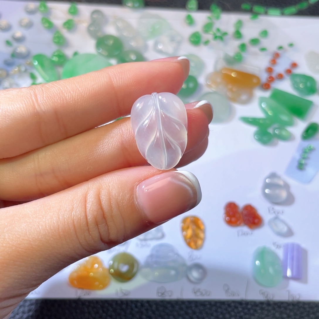 翡翠颈饰未镶嵌裸石