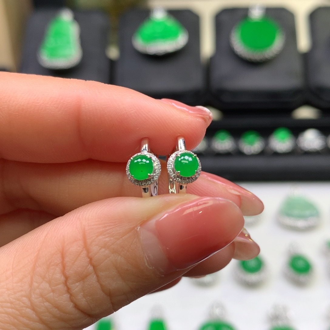 翡翠吊坠(不含链)18K金镶嵌