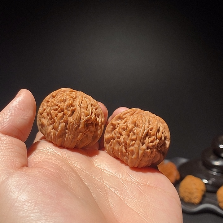 文玩核桃把件37-36-30四座楼