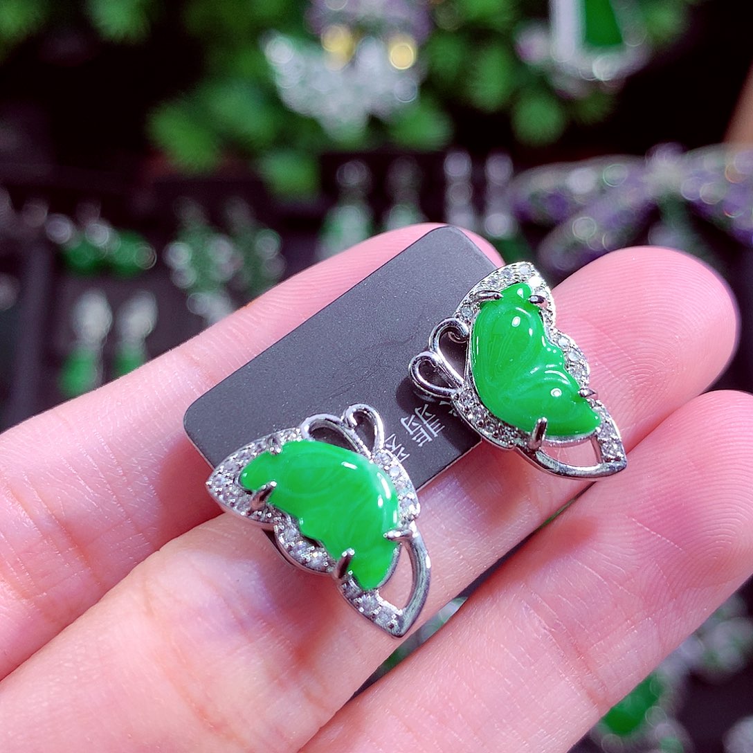 颈饰未镶嵌翡翠天然