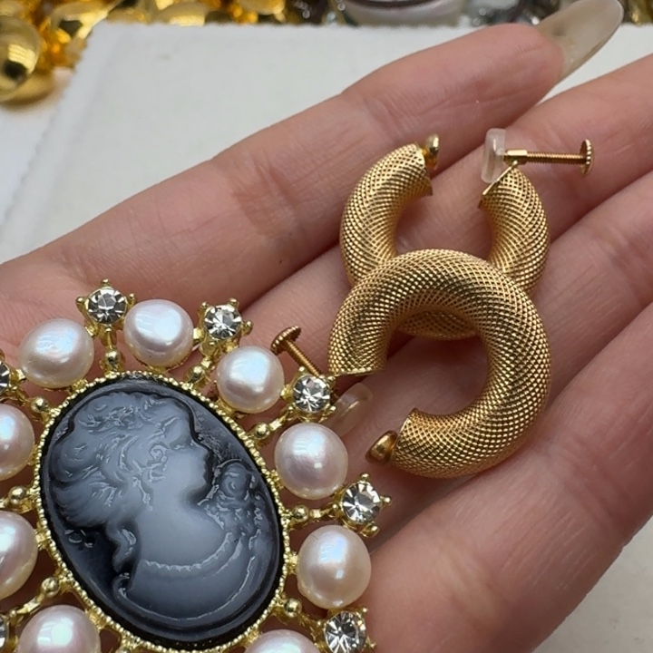 未镶嵌淡水珍珠耳饰