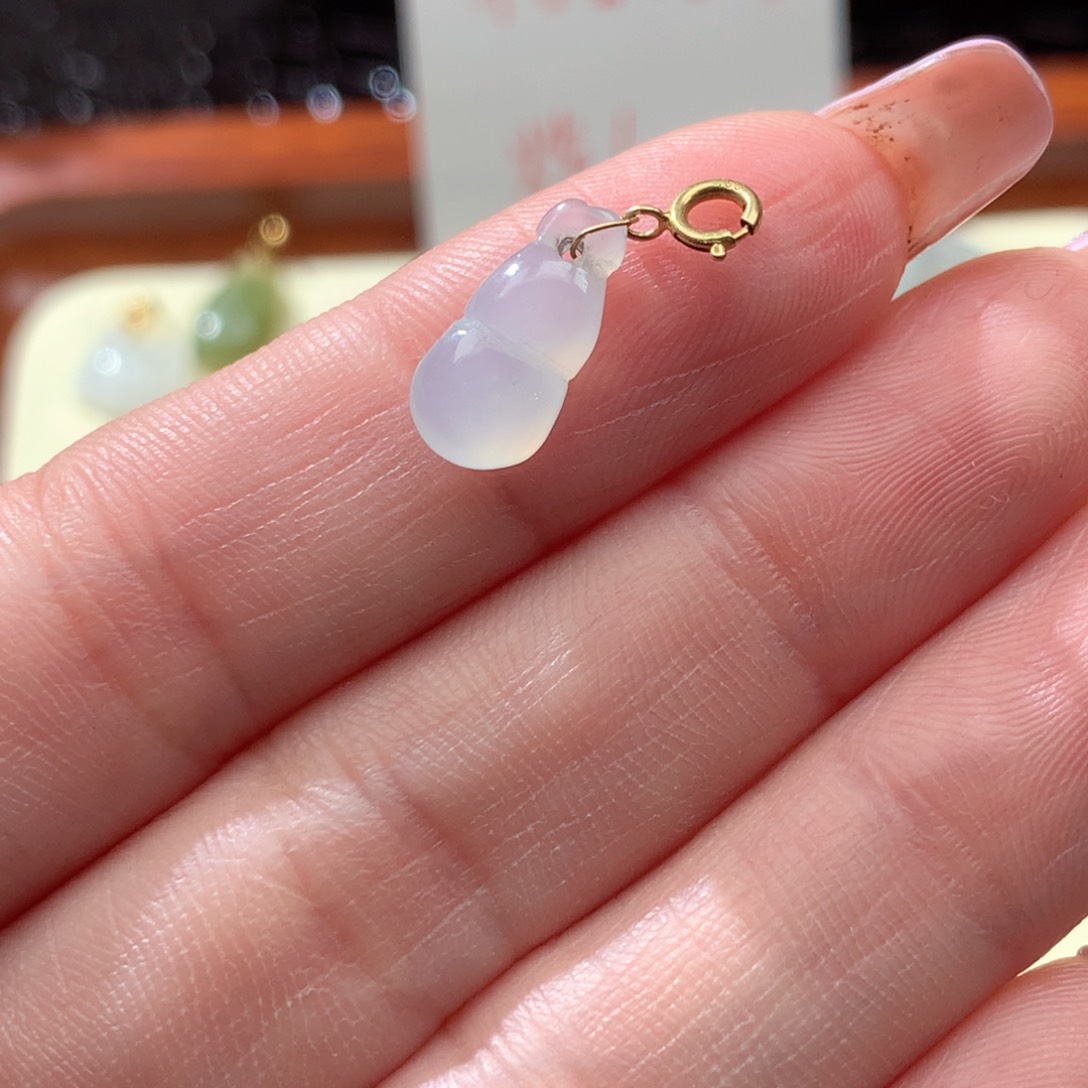 翡翠颈饰18K金镶嵌翡翠