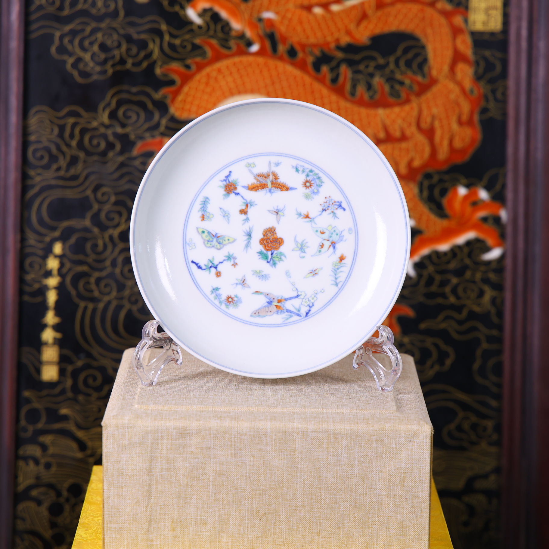 斗彩摆件赏盘蝶恋花高端瓷器送人礼品景德镇陶瓷摆件手绘圆形家用