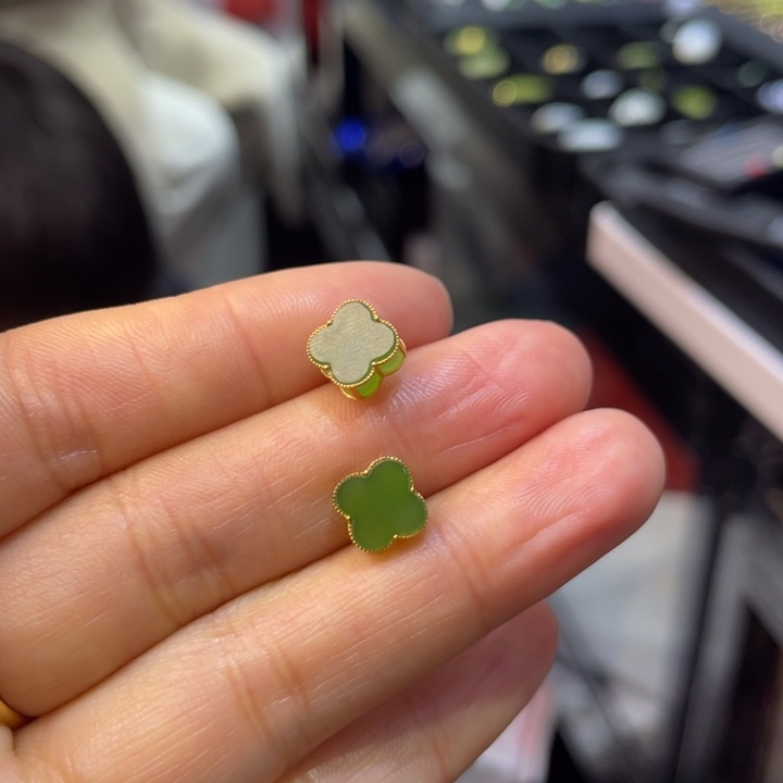 和田玉18K金镶嵌耳饰