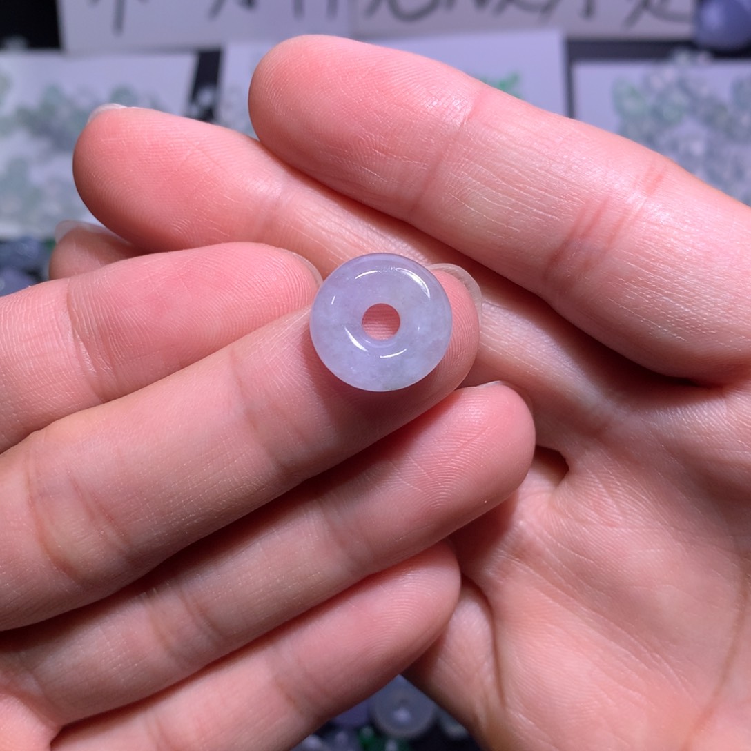 翡翠未镶嵌颈饰甜圈