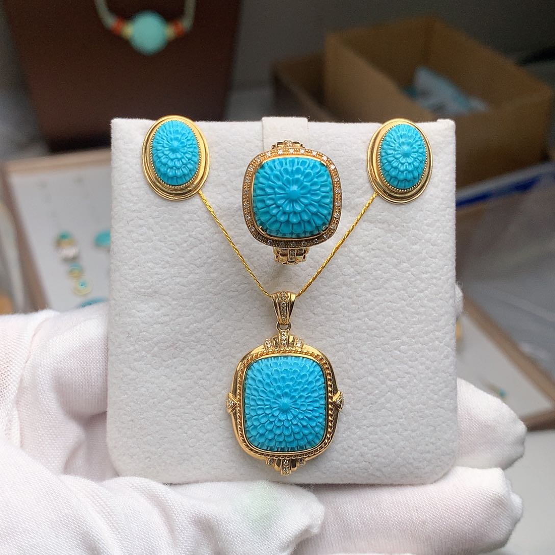 18K金镶嵌绿松石珠宝奇石