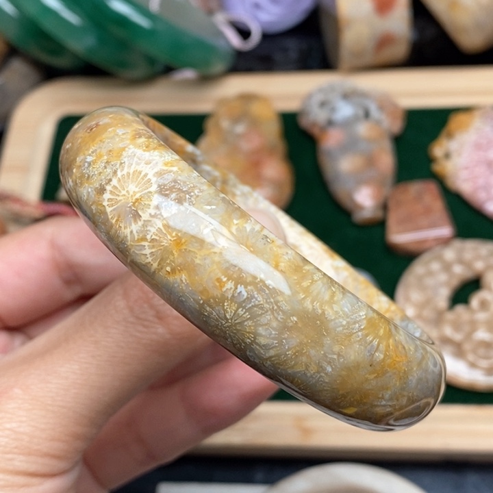 硅化珊瑚（珊瑚玉）手镯未镶嵌58.5