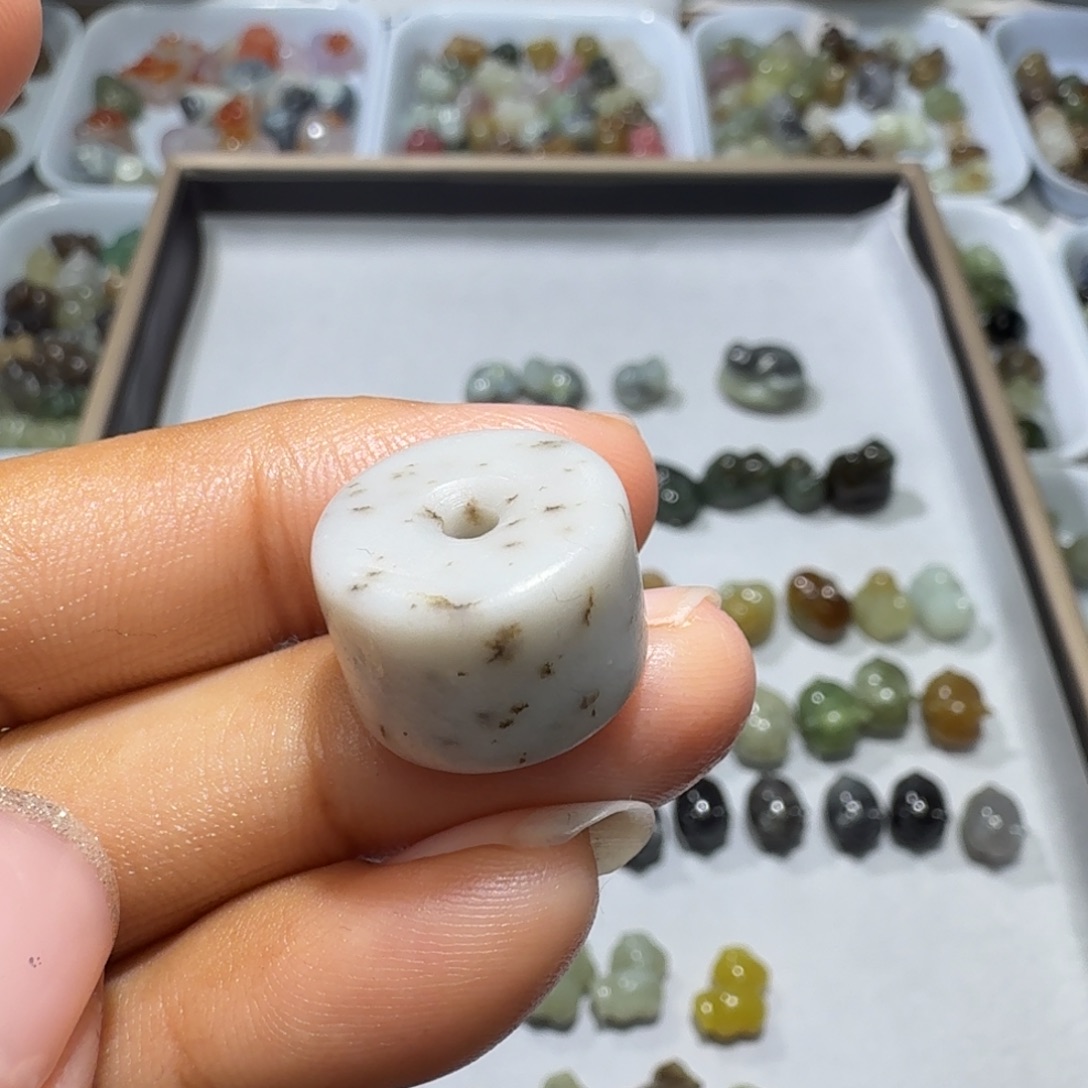 和田玉未镶嵌珠宝奇石