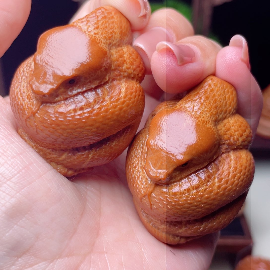 吊坠橄榄核蛇手球