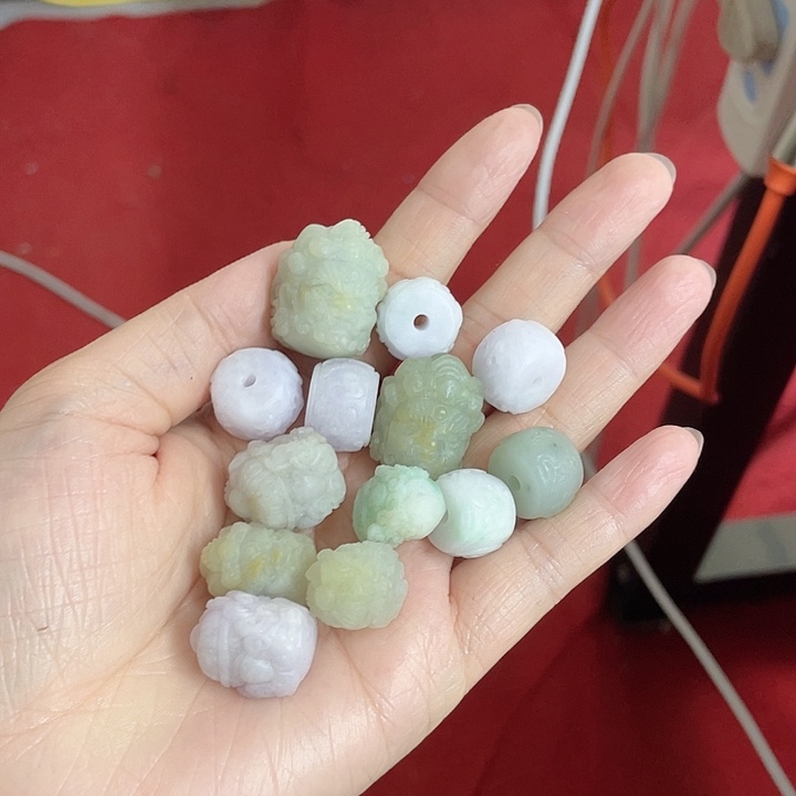 定制翡翠未镶嵌呵*?翡翠