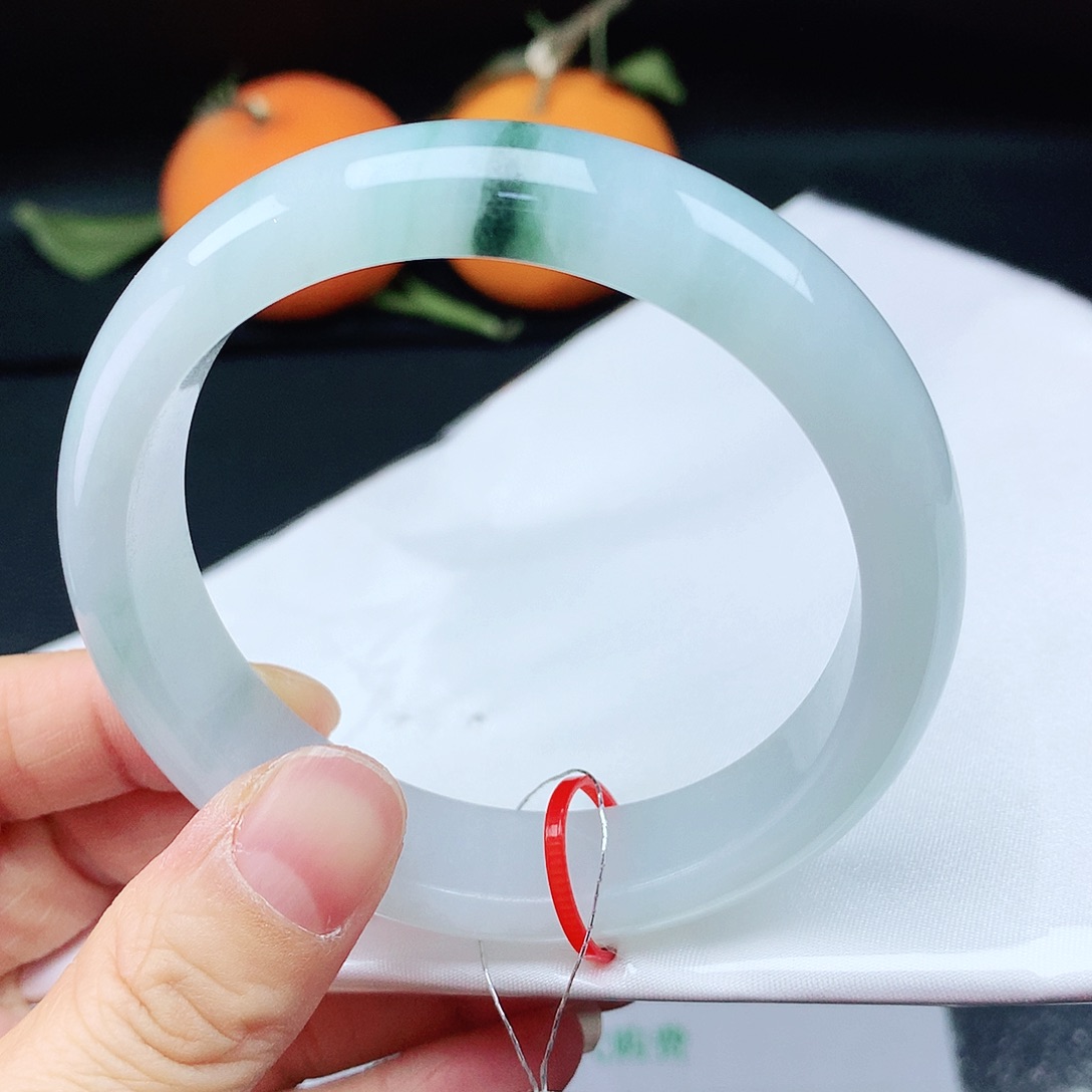 翡翠手镯未镶嵌58圈