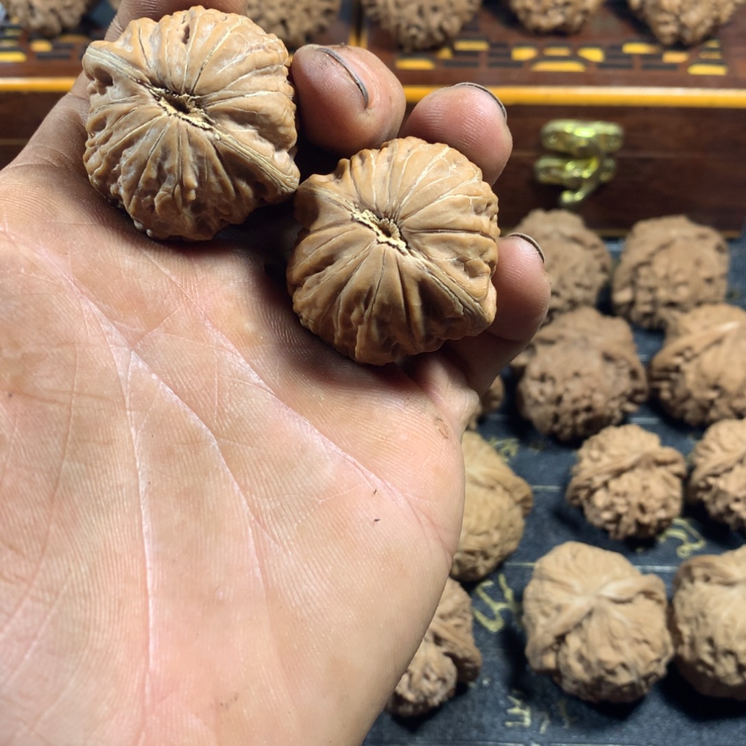 吊坠桃核文玩核桃铁锤狮子头38