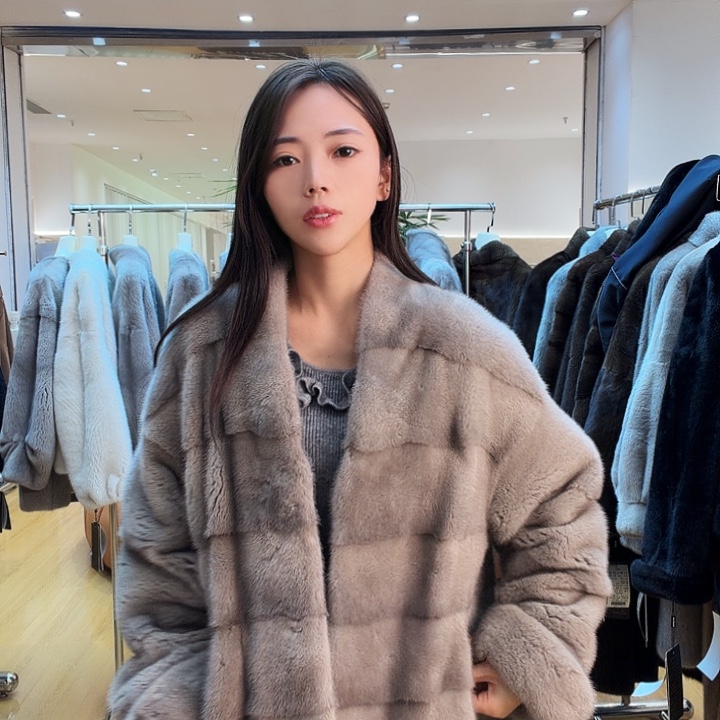 水貂皮65长银蓝色