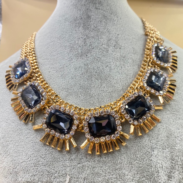 巴娜复古皇冠配饰50