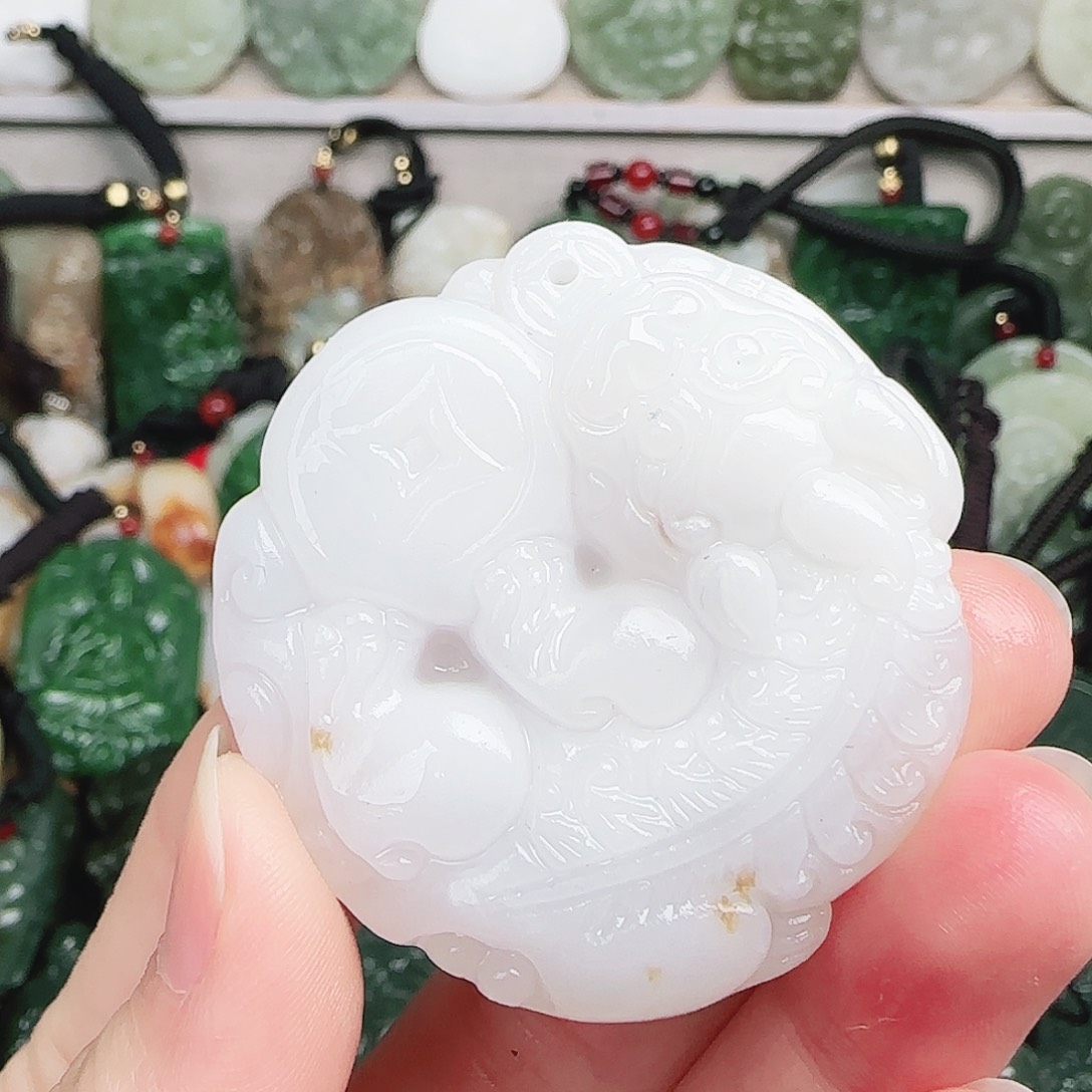 和田玉未镶嵌颈饰