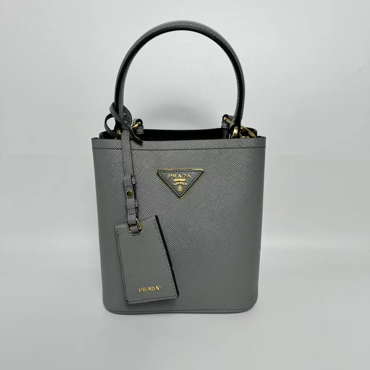 99新 Prada/普拉达 单肩包/包包/082820