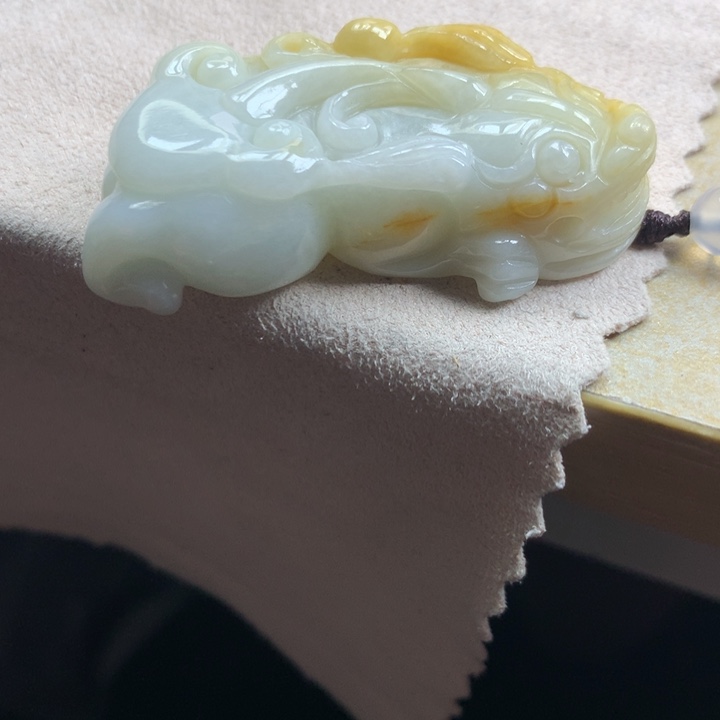 翡翠颈饰未镶嵌吊坠