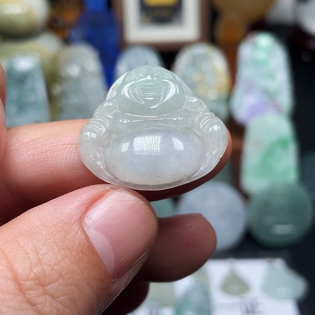 翡翠未镶嵌颈饰佛公