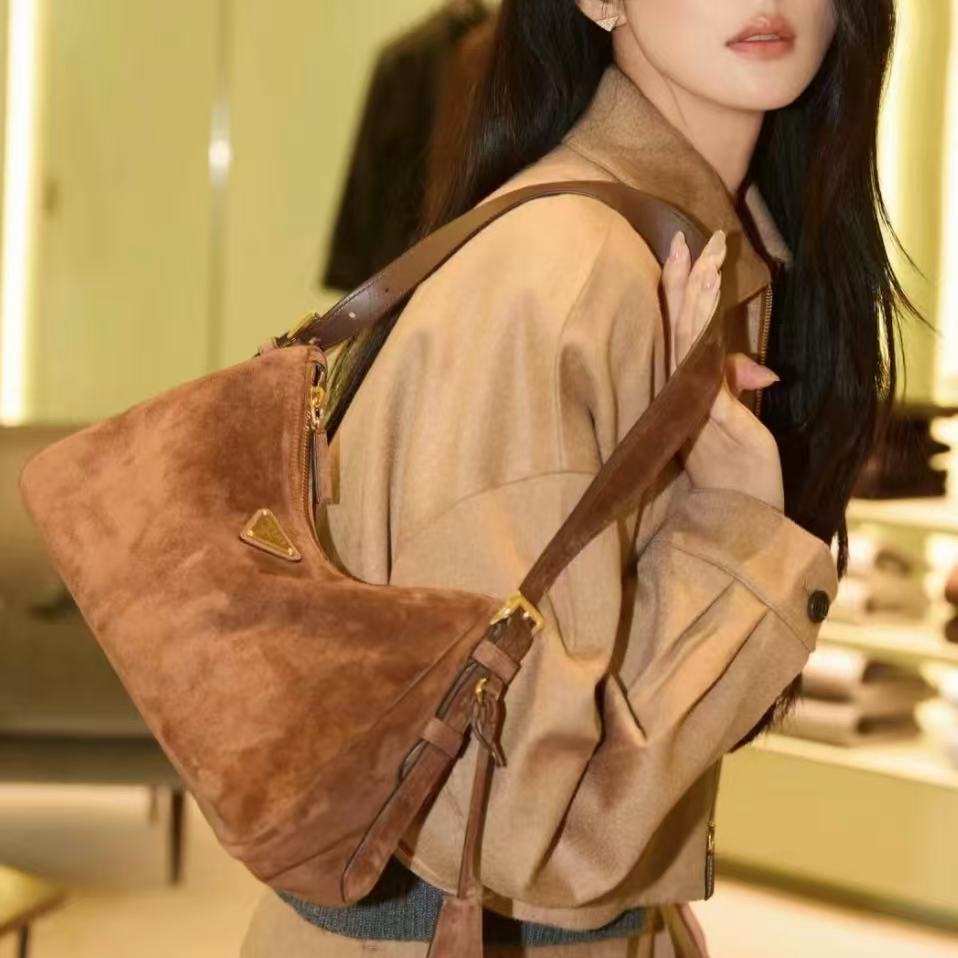 未使用 Prada/普拉达 普拉达   棕色腋下包hobo 中号