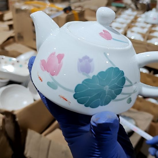 摆件陶瓷盘子碗啥都有