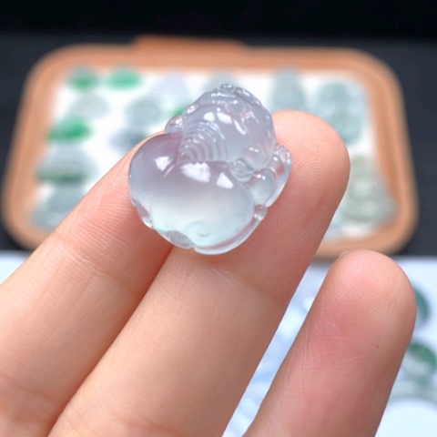 翡翠颈饰未镶嵌冰种胖貔貅