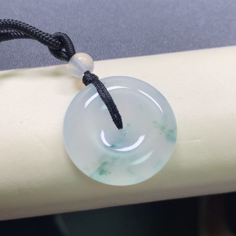 【闪购商品】翡翠颈饰未镶嵌平安扣