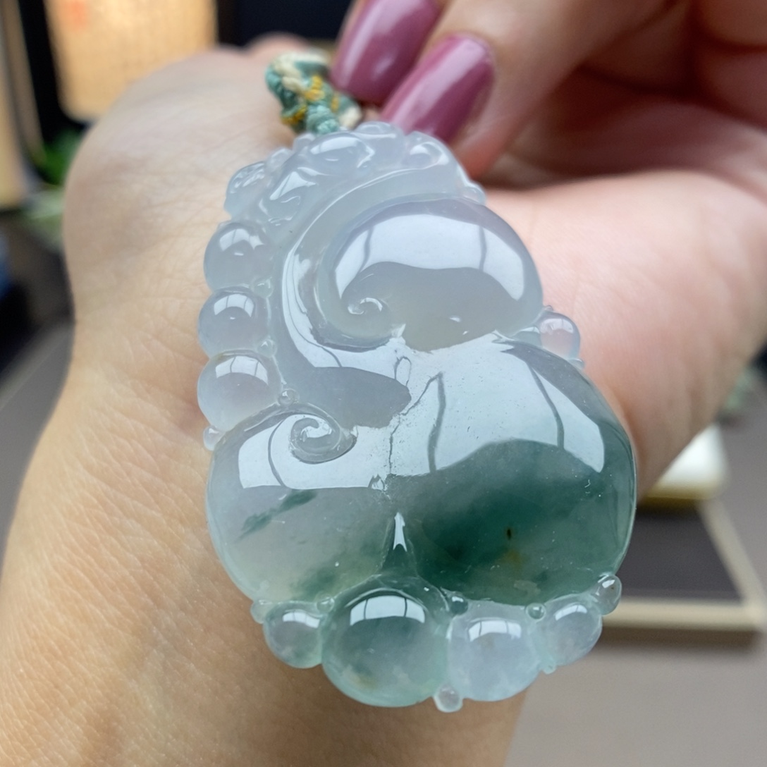 翡翠未镶嵌颈饰吊坠52