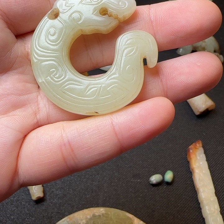 和田玉（糖玉）颈饰未镶嵌腿*