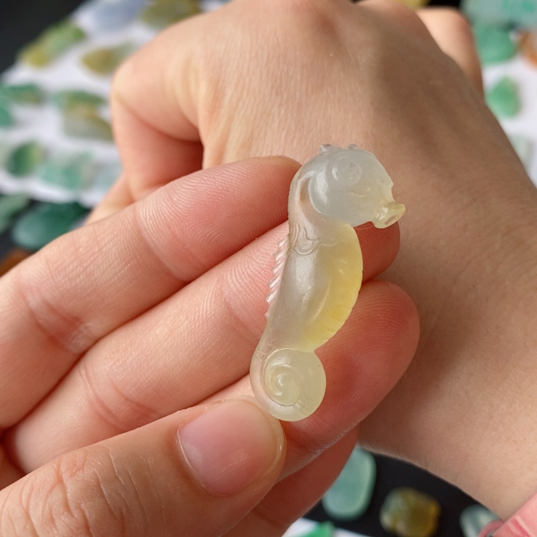 定制翡翠9K金镶嵌海马