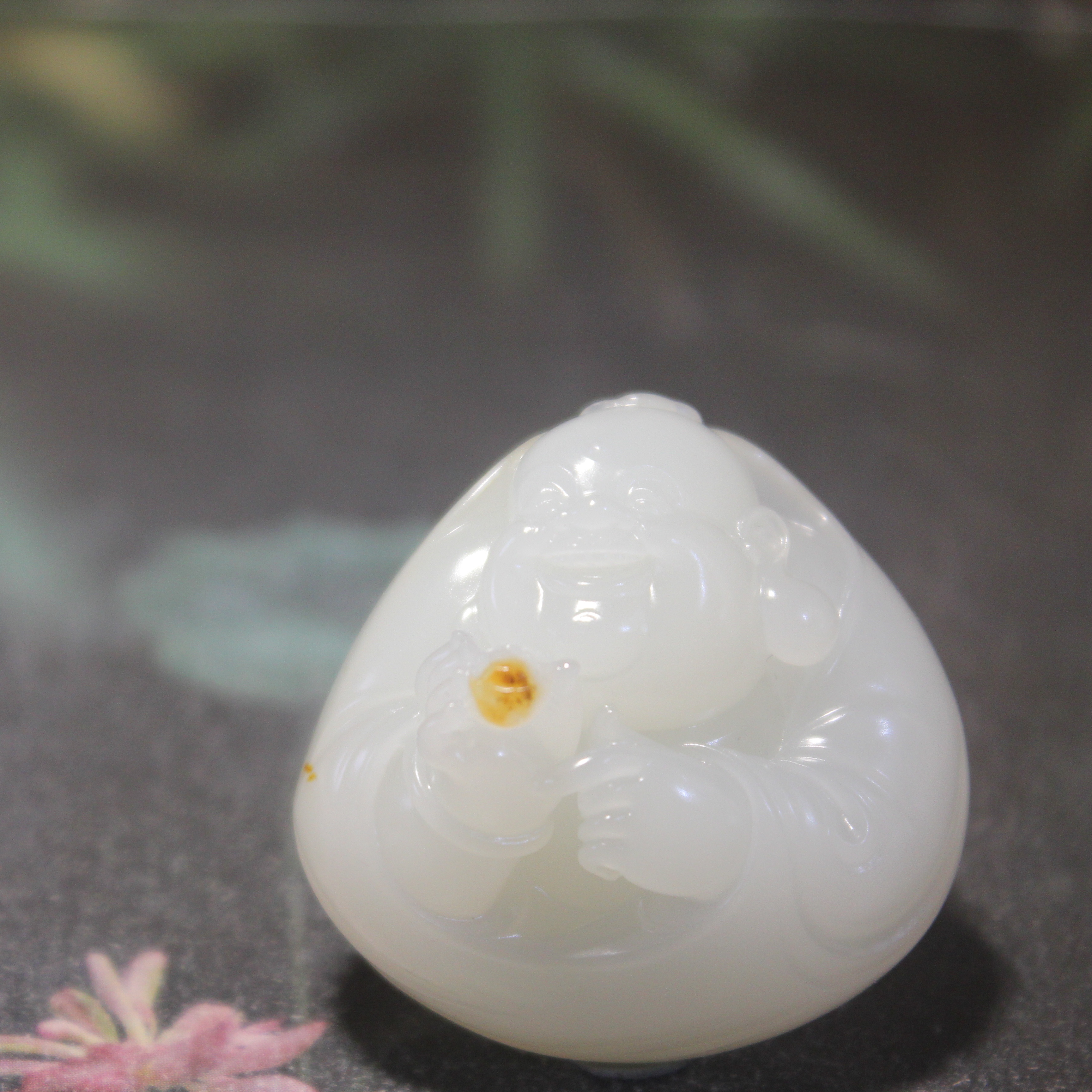 新疆和田玉 弥勒佛 背面留有洒金皮毛孔 老熟料 暖白种 重20克