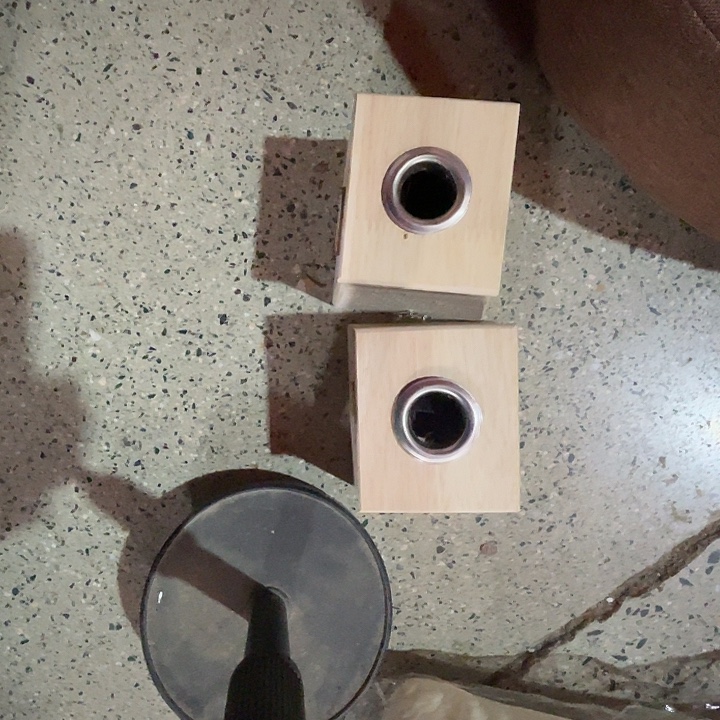 郭***生艾绒05两个单孔灸盒二手