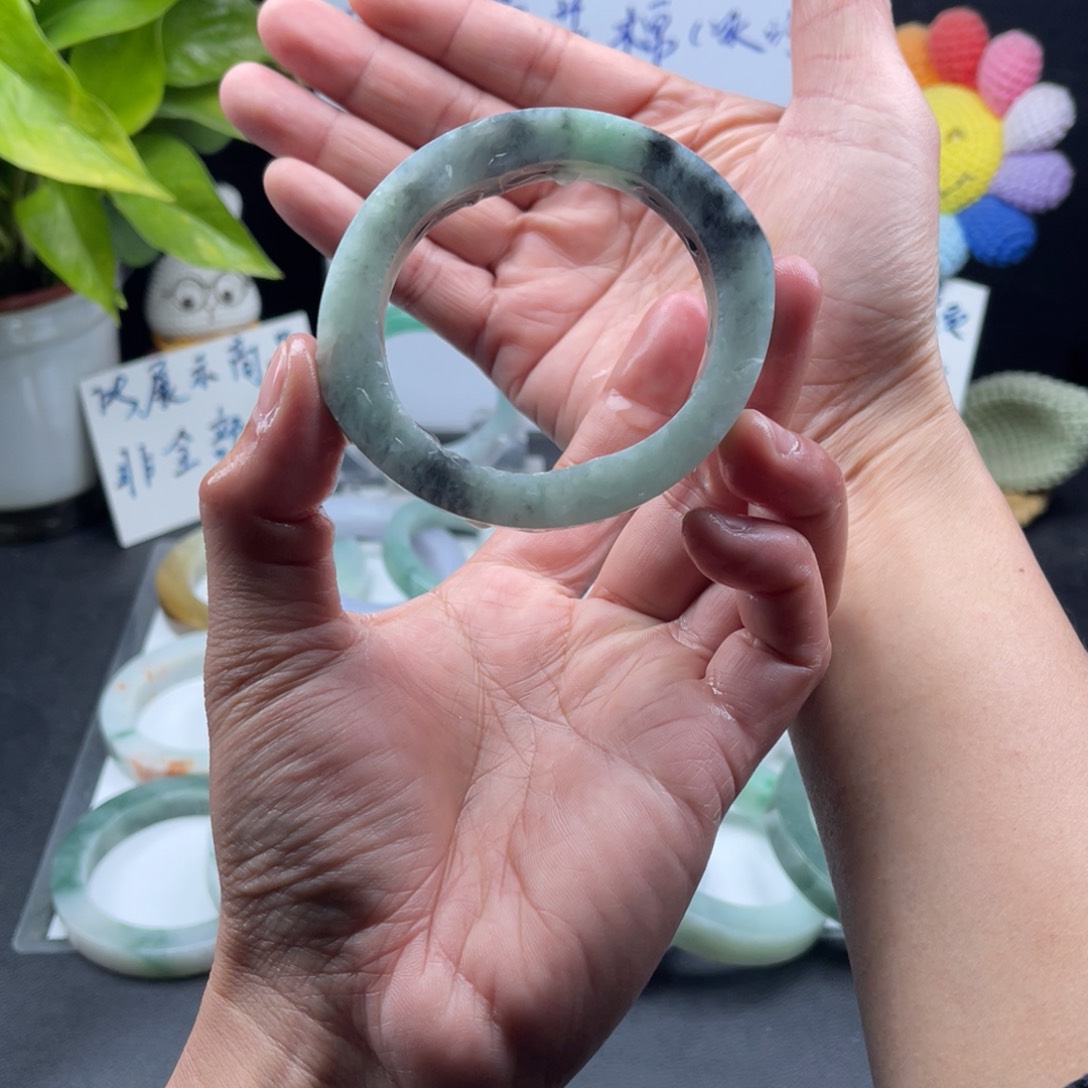 【闪购商品】定制翡翠55-60贵妃未镶嵌手镯