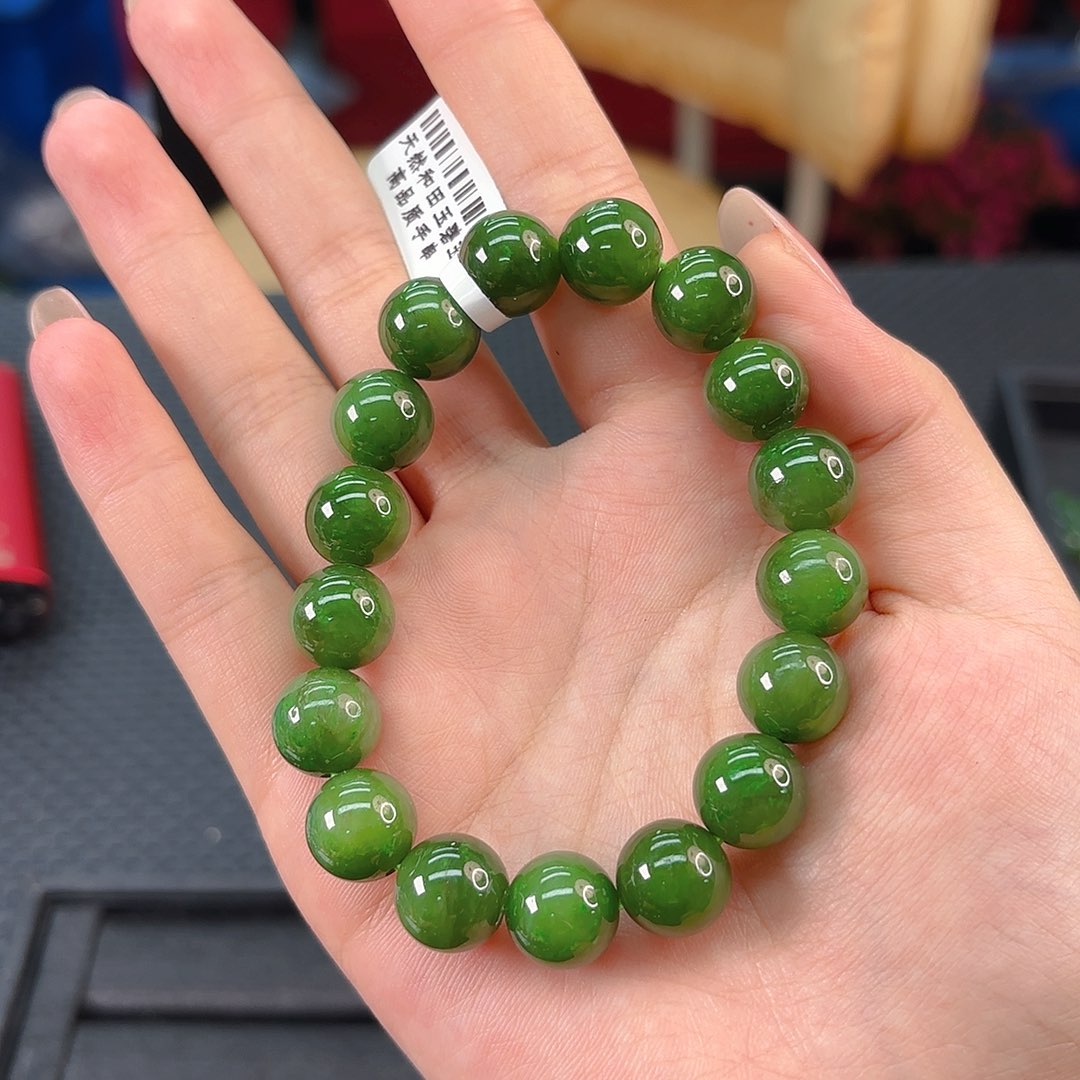 颈饰未镶嵌和田玉苹果绿卡12手串