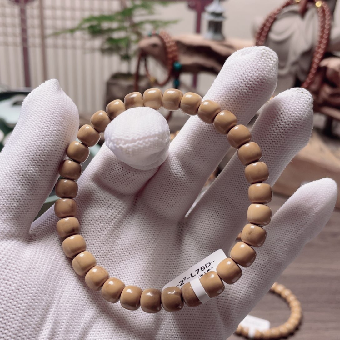 橄榄核手串老挝核尖单圈泛油正三花75尺寸