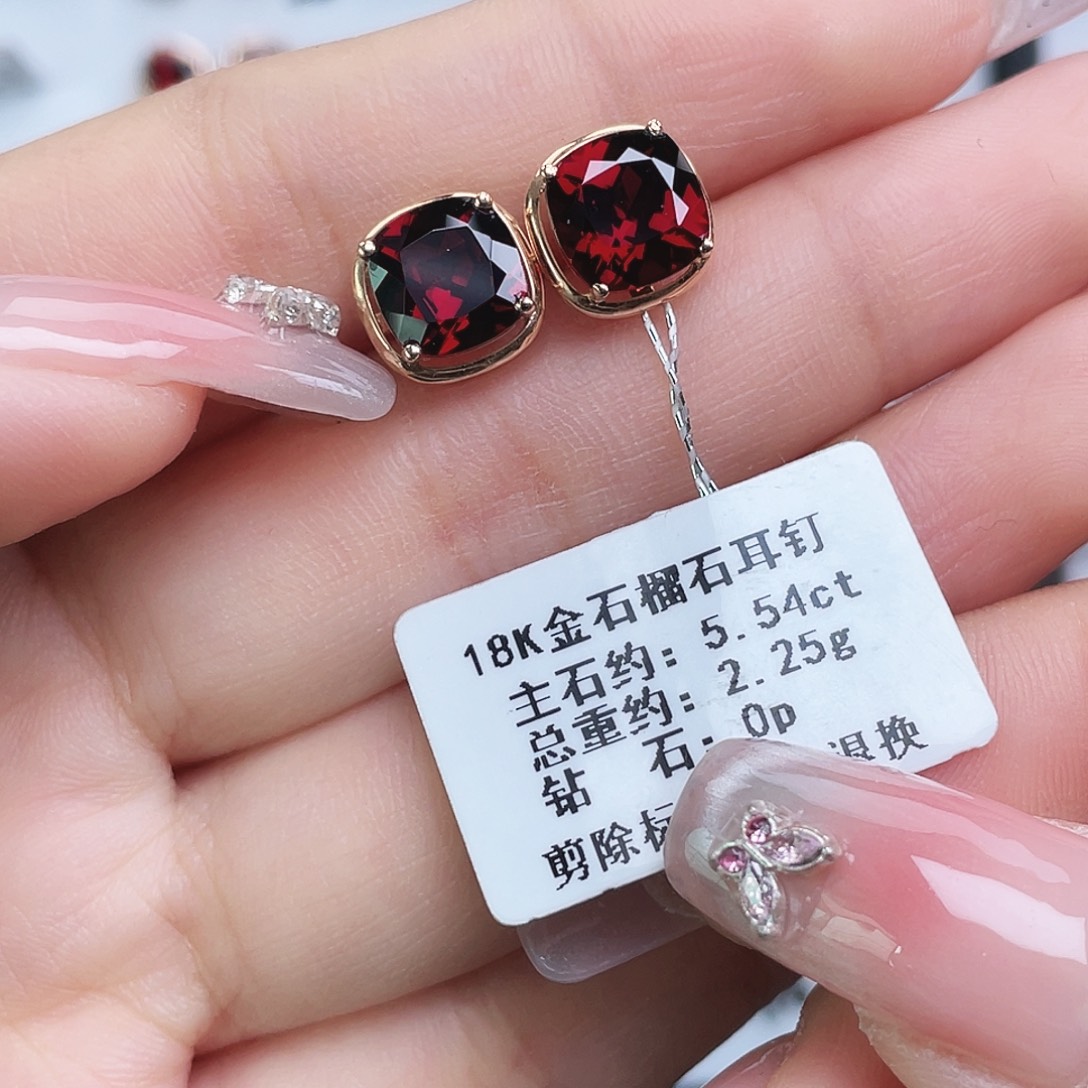 石榴石耳饰18K金镶嵌
