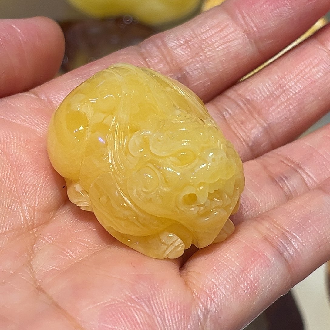 琥珀未镶嵌颈饰吊坠