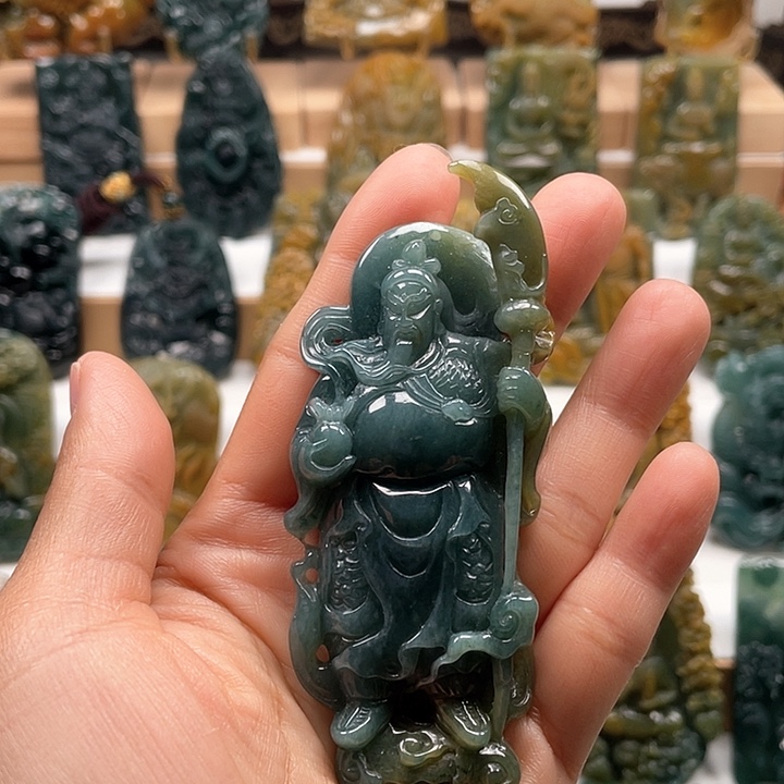 翡翠颈饰未镶嵌天然翡翠A货关公