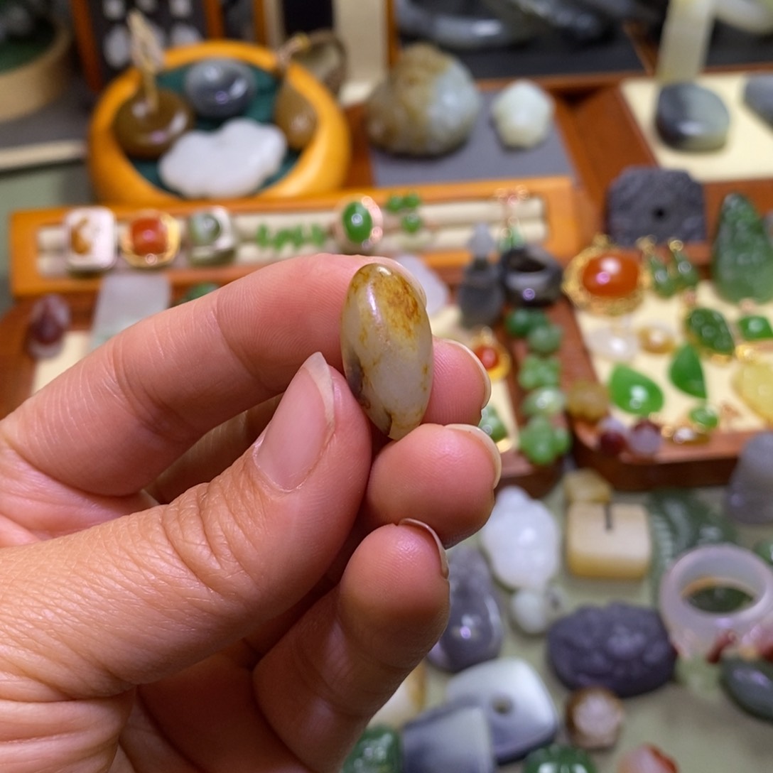 和田玉颈饰未镶嵌满****月