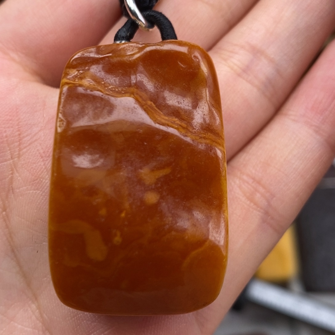 琥珀吊坠(赠链)未镶嵌