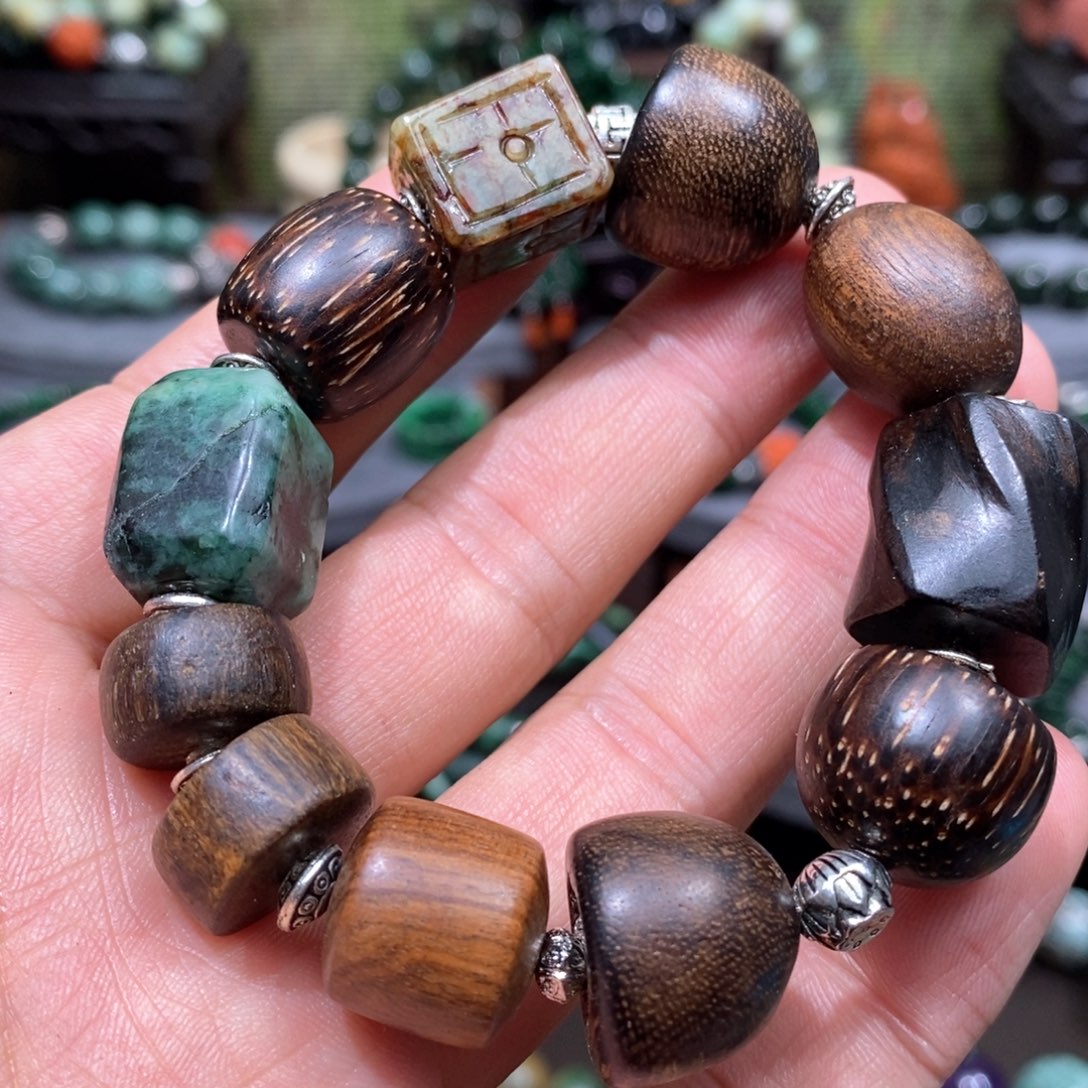 翡翠手链未镶嵌漂亮美眉