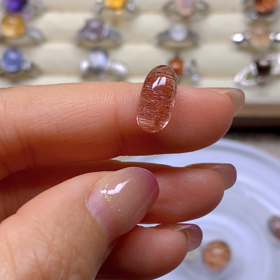 颈饰未镶嵌水晶，