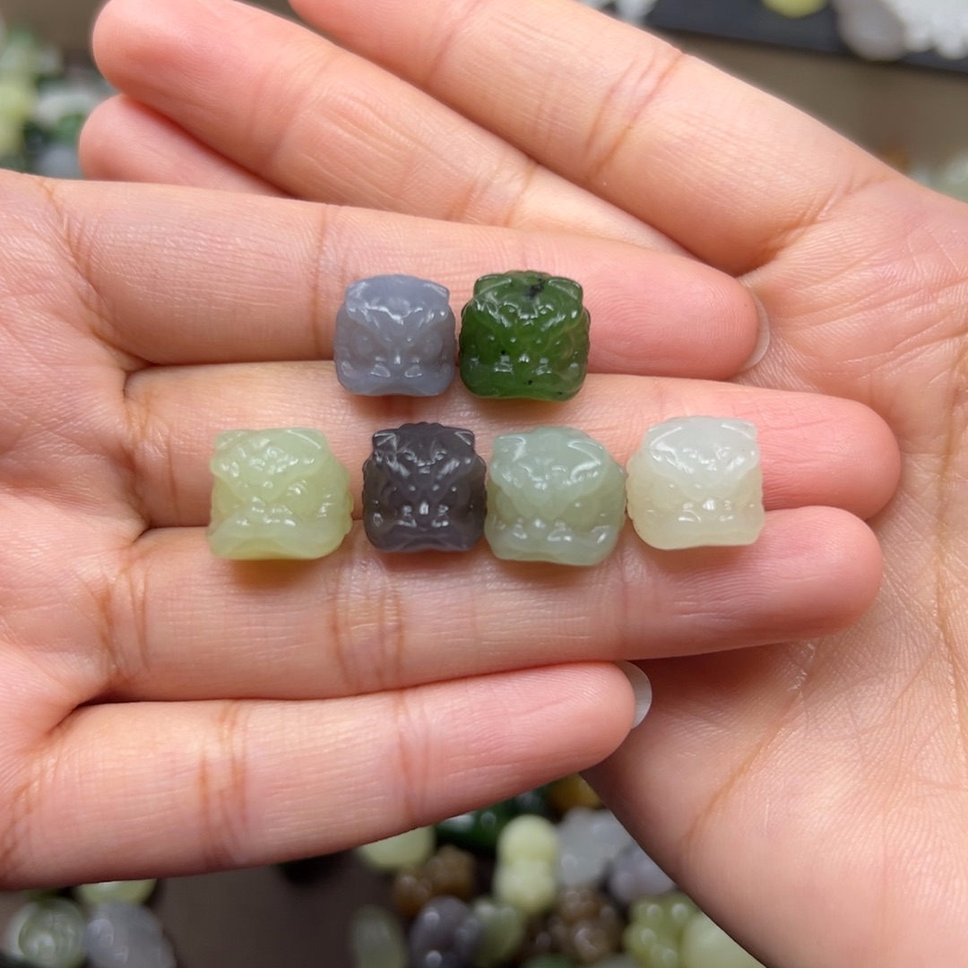 和田玉未镶嵌颈饰98一个多样性发其一