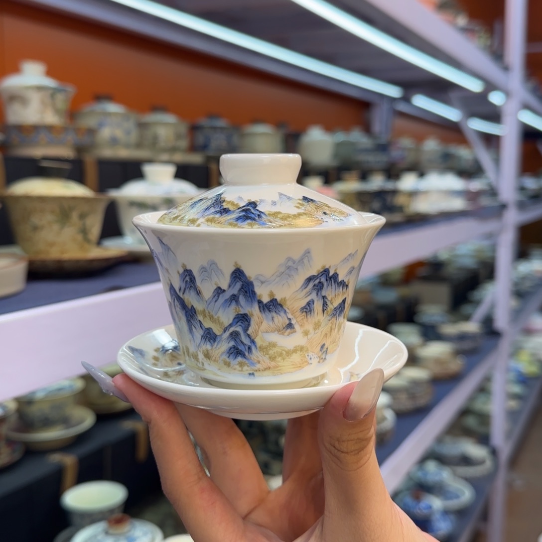 我在外面吃饭呢你在哪