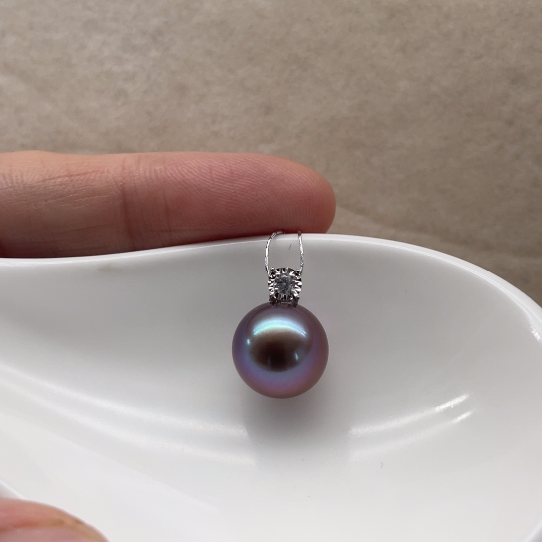 颈饰18K金镶嵌淡水珍珠10-11mm