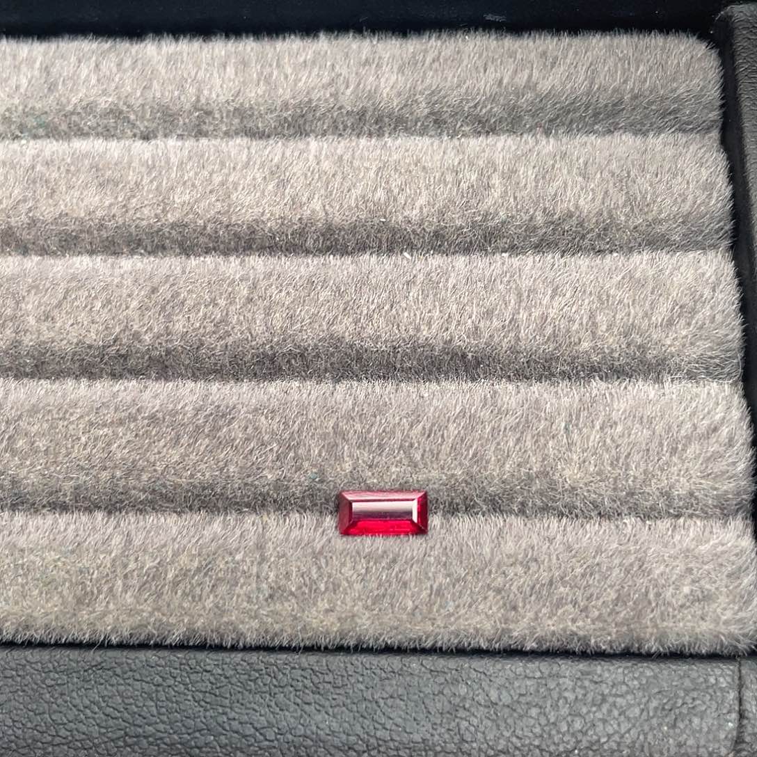 裸石红宝石0.56ct无烧鸽血红吉尔德