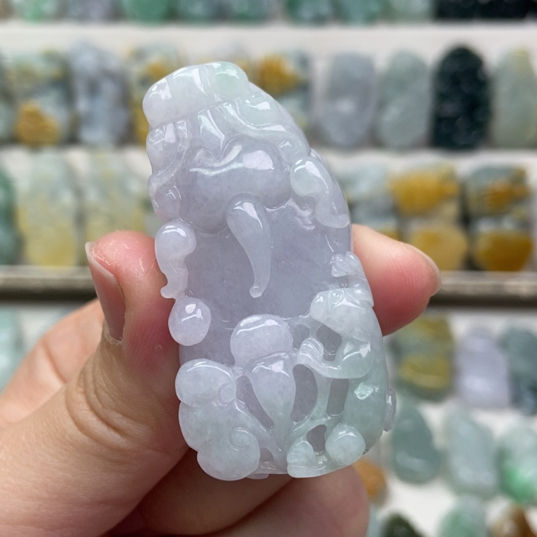 翡翠吊坠(赠链)未镶嵌