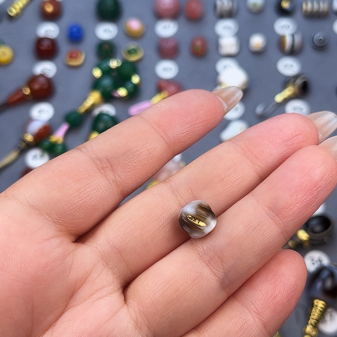 潇***洒玛瑙/玉髓未镶嵌饰品