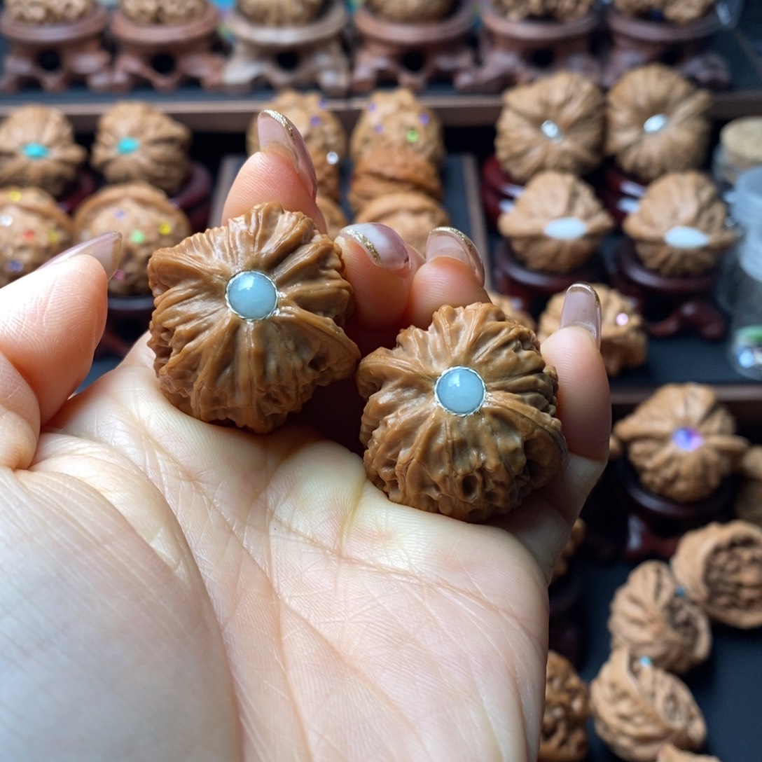 蜡***樱文玩核桃吊坠沉水元宝